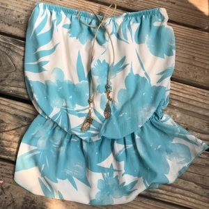 🎉On Sale Floral baby blue and white strapless top